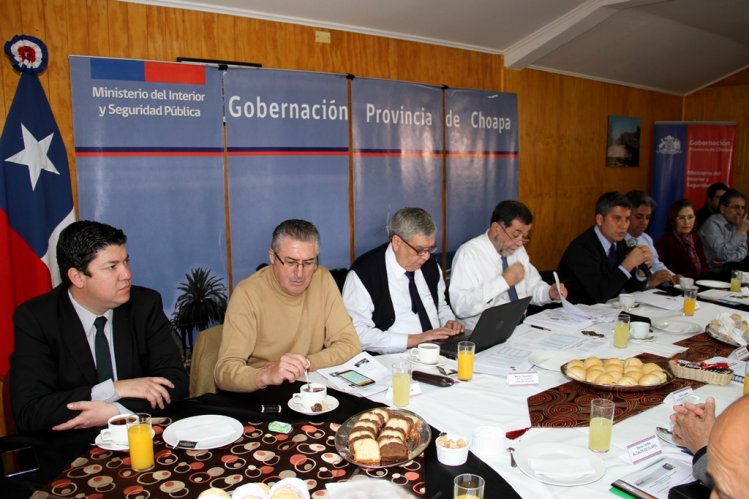 GOBIERNO Y ALCALDES ACUERDAN RESOLVER LOS PUNTOS CRÍTICOS DEL PROCESO DE EMERGENCIA